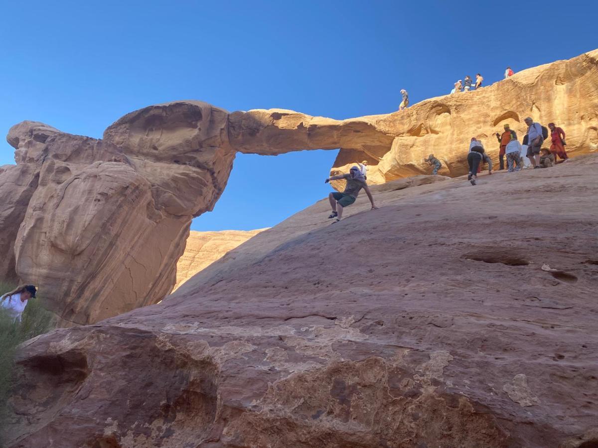 Wadi Rum Hugo Camp ภายนอก รูปภาพ