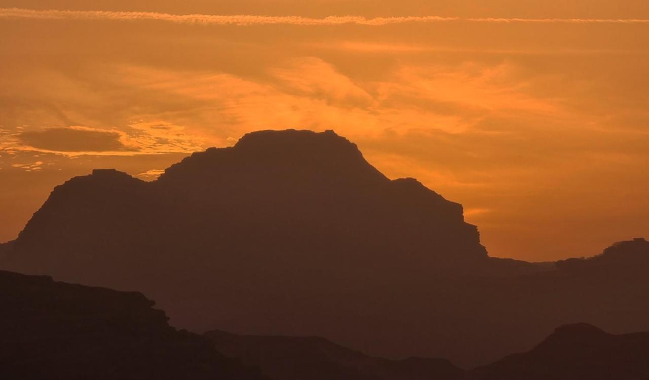 Wadi Rum Hugo Camp ภายนอก รูปภาพ