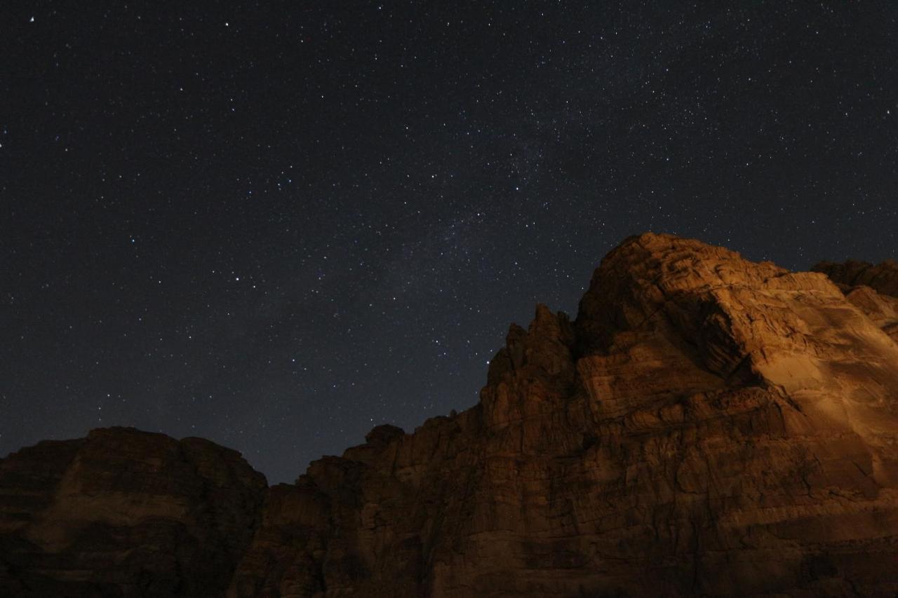 Wadi Rum Hugo Camp ภายนอก รูปภาพ