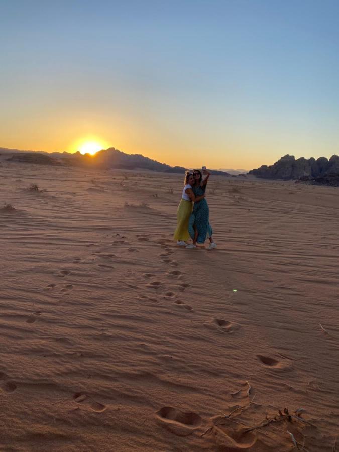 Wadi Rum Hugo Camp ภายนอก รูปภาพ