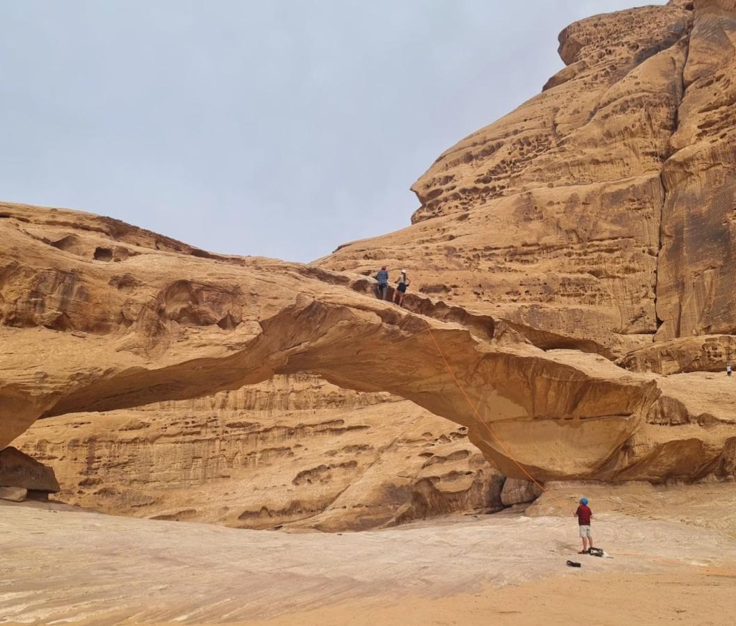 Wadi Rum Hugo Camp ภายนอก รูปภาพ