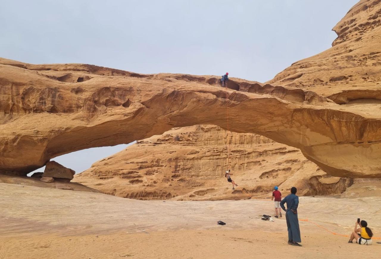 Wadi Rum Hugo Camp ภายนอก รูปภาพ